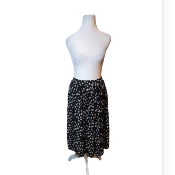 Vintage Black and White Pleated Chiffon Midi Skirt - Picture 3 of 5